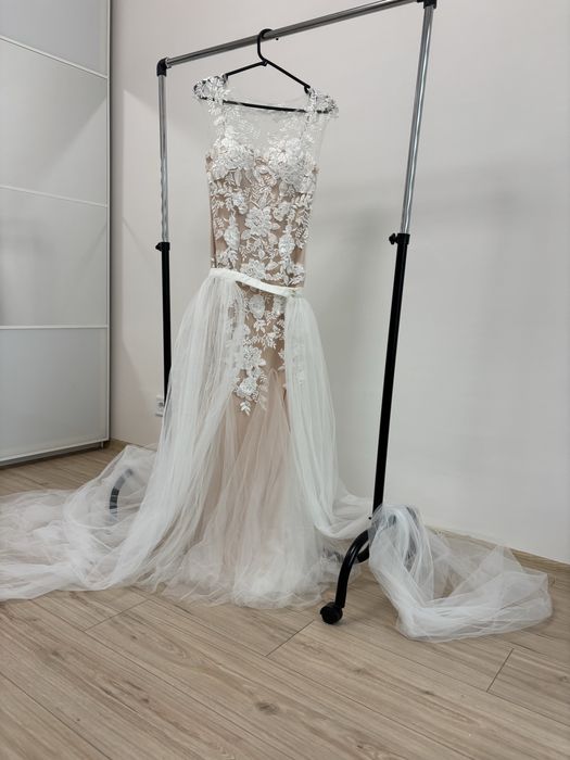 Продавам сватбена рокля Julia Kontogruni