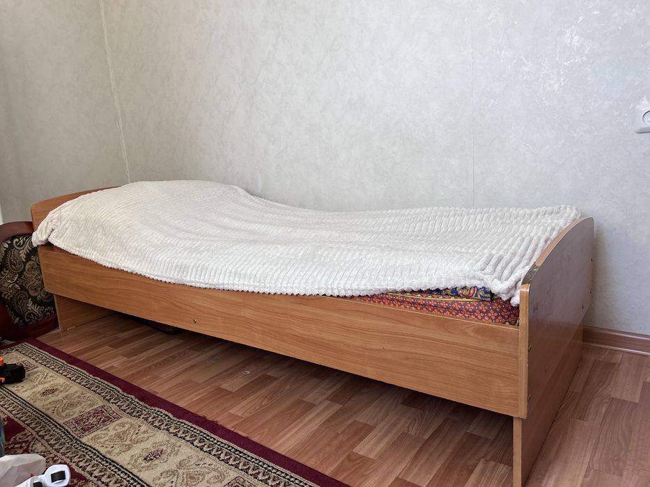 Продам комод и кровать