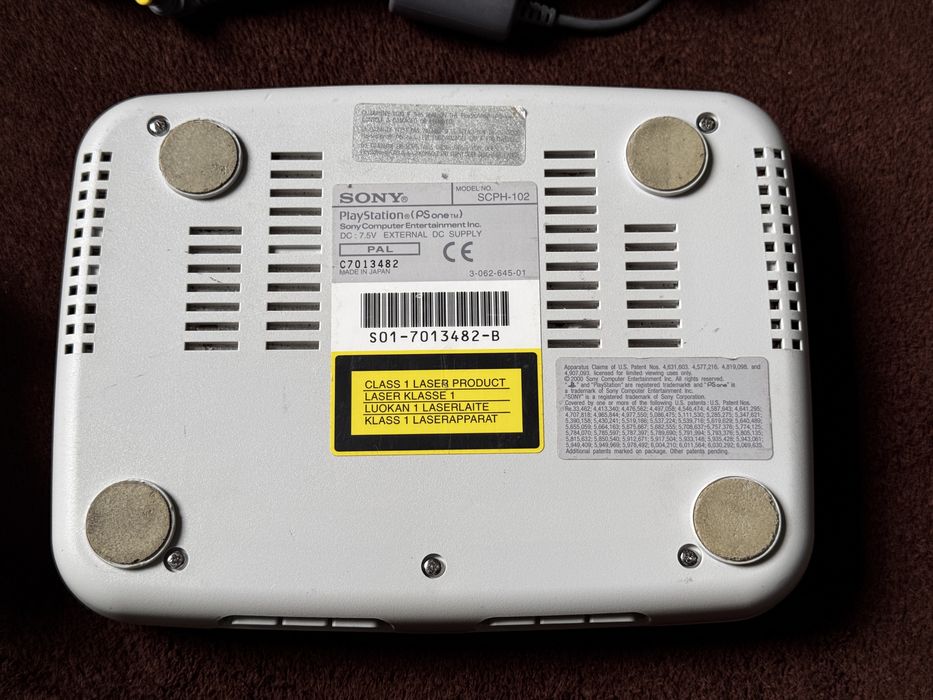 Consola Sony PSOne (Playstation 1 Slim) cu accesorii