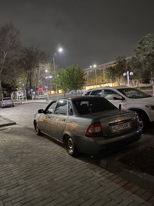 Приора 1,6 сотилади