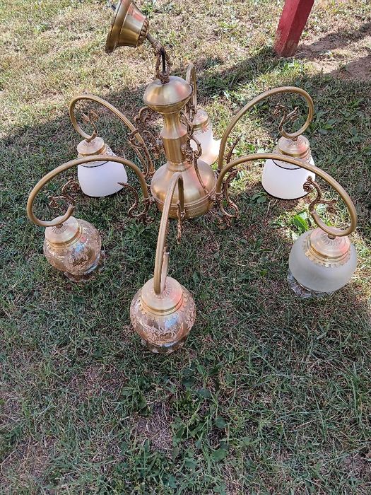 Candelabru vechi  de peste 100 de ani ,auriu  adus din Spania,6 brațe,