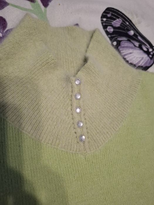 Дамски зелен пуловер