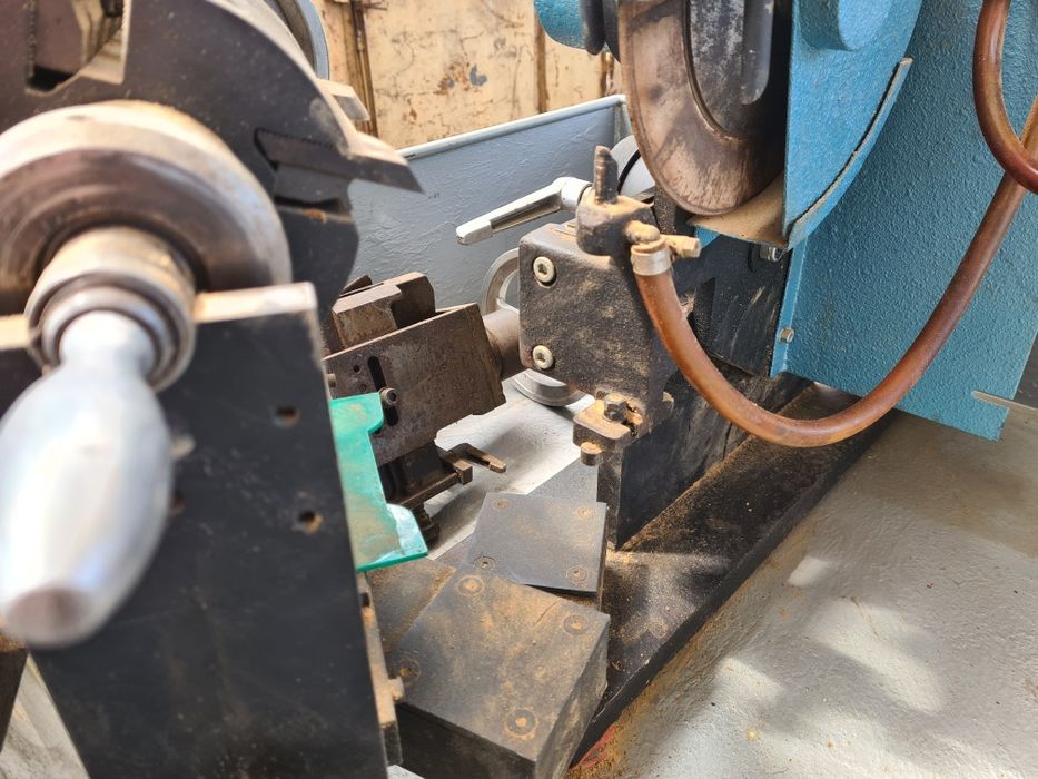 точиларка за глави  за четиристранки и фрези,