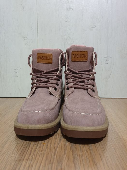 Продаю  новые демисезонные ботинки