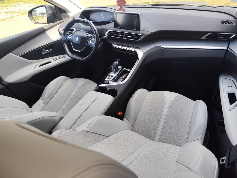Peugeot 3008/AN 2017/1.2 BENZINA 130Cp/EURO 6/CUTIE AUTOMATA