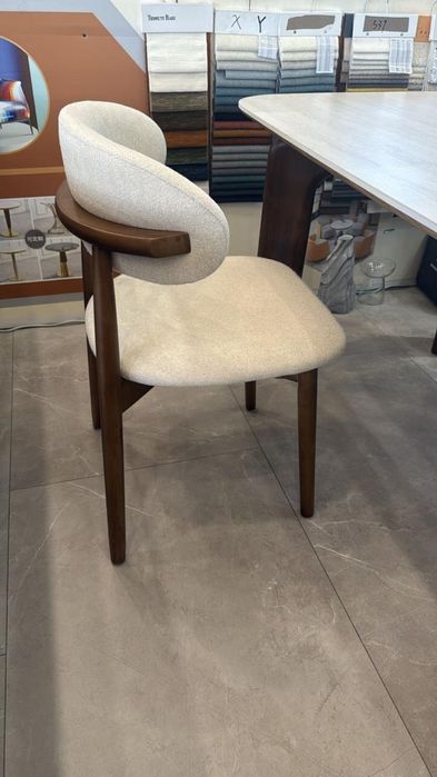 Новые стулья, натуральное дерево