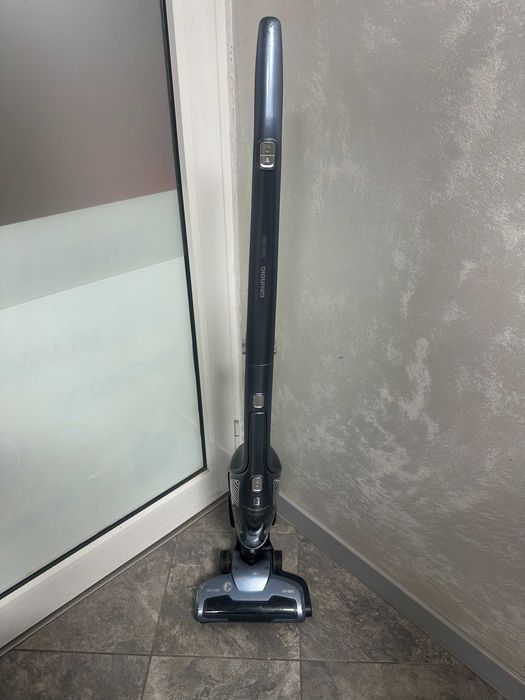 Вертикална прахосмукачка Grundig
