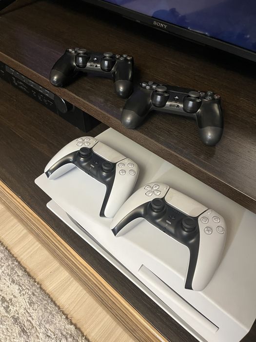 Продам контролеры на Ps5 иPs4