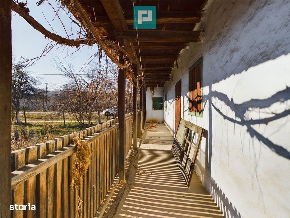 Casă rustică de vânzare în Tauț
