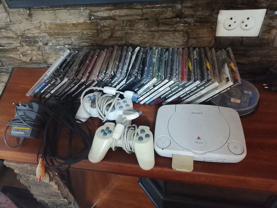 Продам sony PlayStation slim