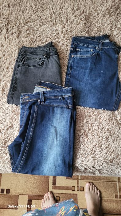 Продам мужские джинсы