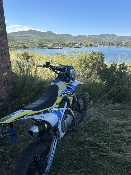 Pit Bike Racer CRF 125e