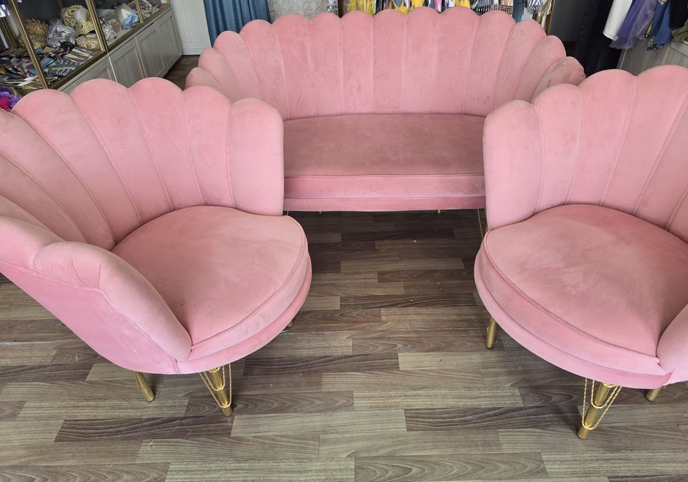 Диван с креслом для офиса или салона красоты