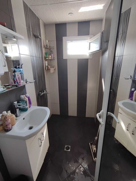 Продава се Тристаен апартамент в Враца, Металург - 100 кв.м за 969 €/кв.м - Снимка #3