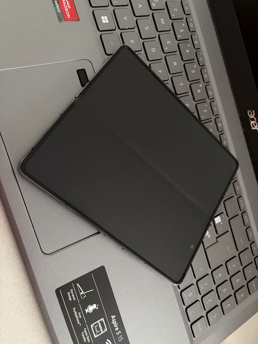 Samsung Galaxy Z Fold4, 12GB RAM, 256GB, 5G !!