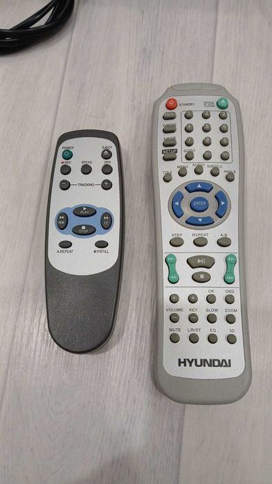 DVD и видеомагнитофон.