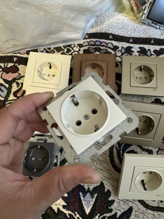Продам розетки разные