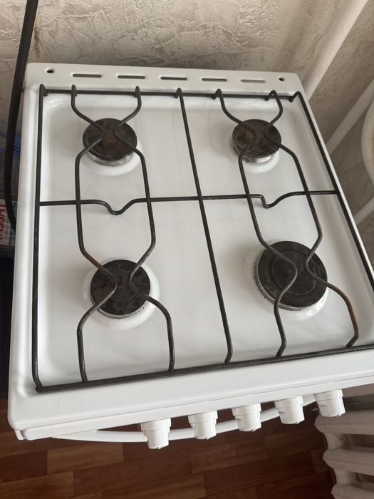 Продам газовую плиту
