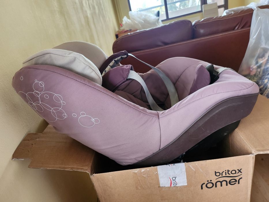 Столче за кола Maxi Cosi Pearl 9-18кг + family fix база