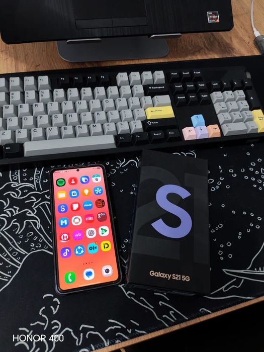 Samsung S21 Телефон