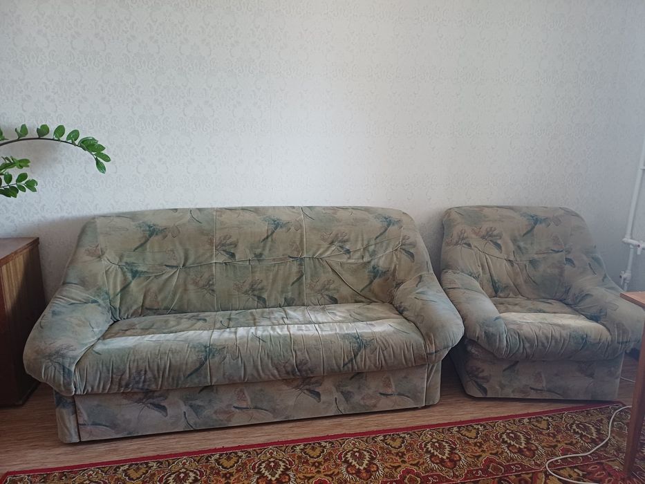 Диван и кресло Б/У