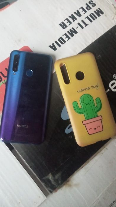HONOR 10i бага жаксы.