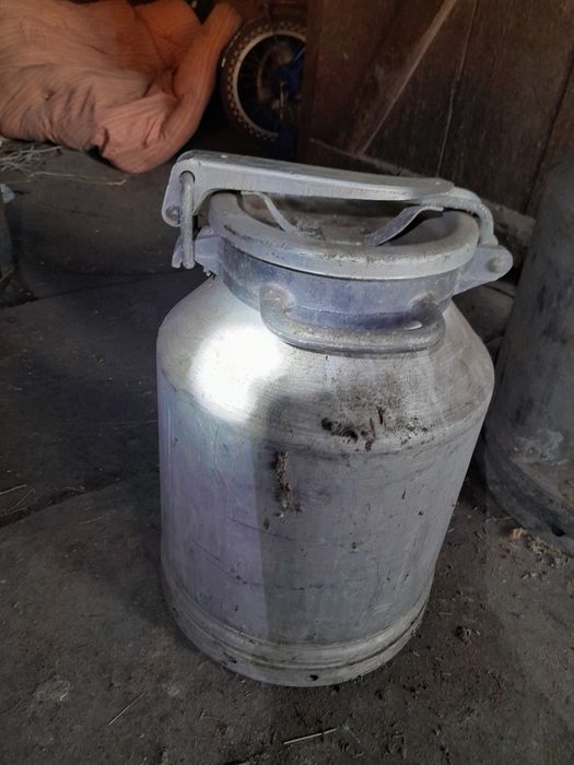 Продам фляги, бачки, канистры.