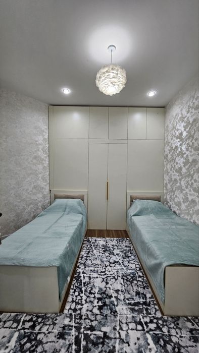 Продается 4 ком. Квартира на 4 этаже в 6 этажном доме площадью 90 кв.м