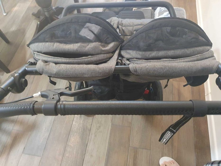 Mountain Buggy Duet V3 Luxury Collection количка за близнаци породени