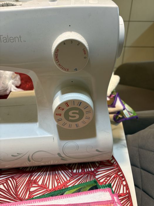 Masina de cusut singer Talent