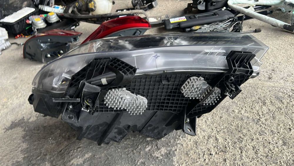 Far stanga dreapta BMW X5 F15 3.0 D N57D30A si alte piese