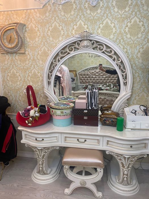 Продам спальный гарнитур