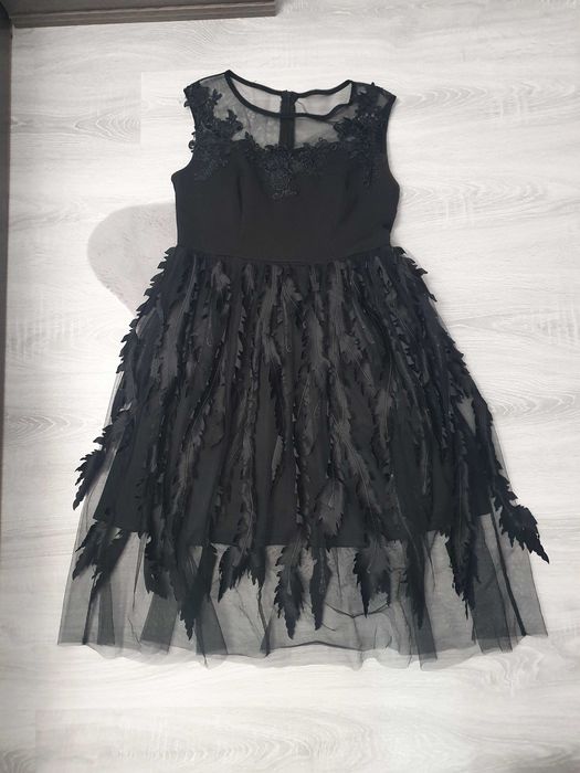 Черна рокля с дантела