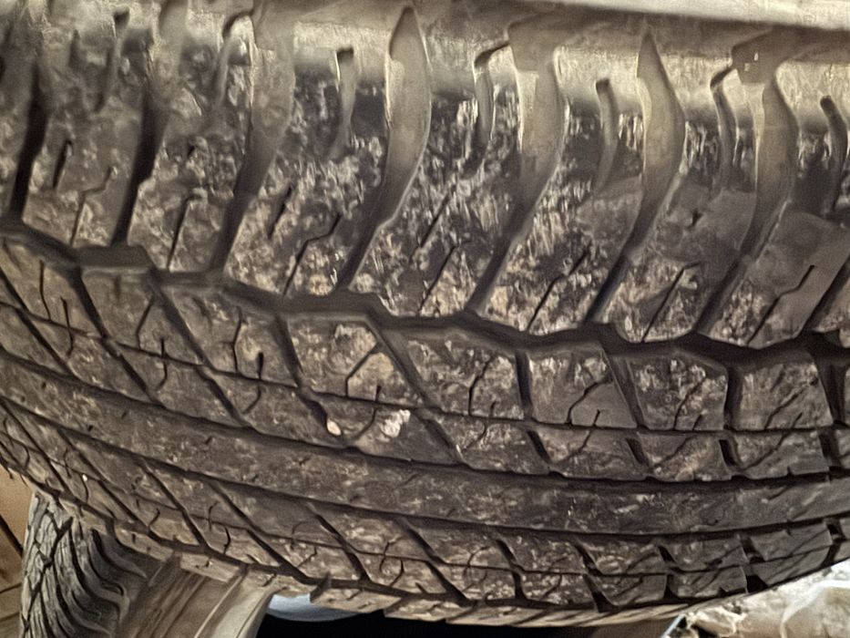 Продается летние шины 65/265/17