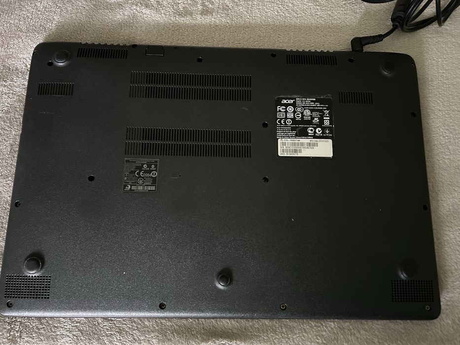 Acer Aspire V5 не се включва