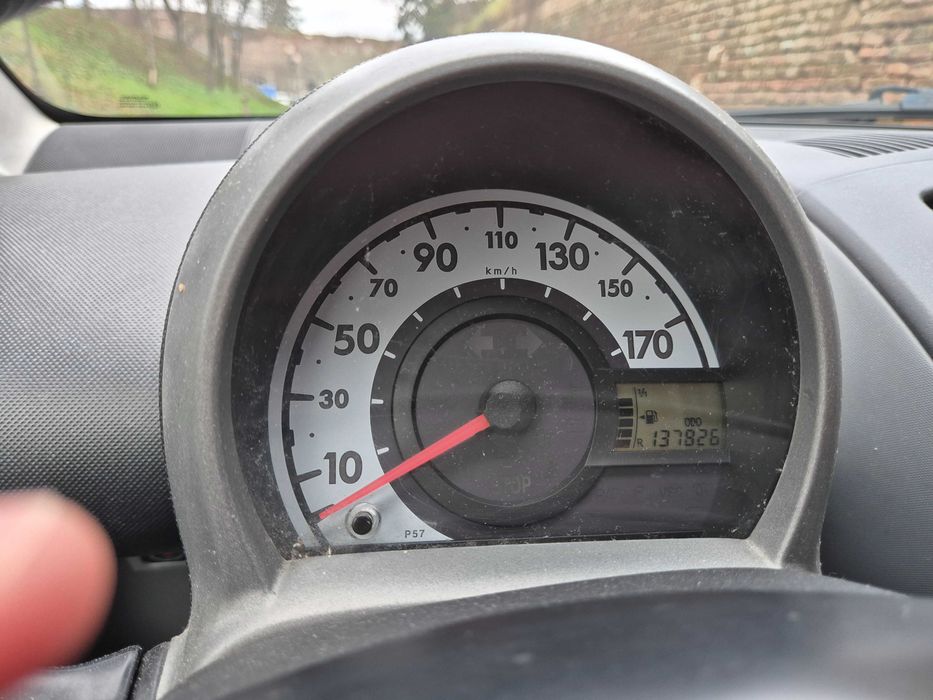 Peugeot 107 2011 de vânzare. Preț 2500 euro negociabil