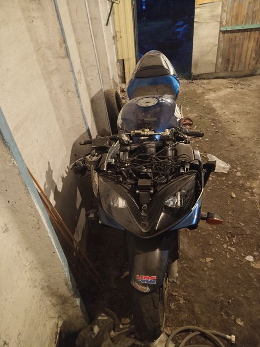Продам Honda CBR600F4i
