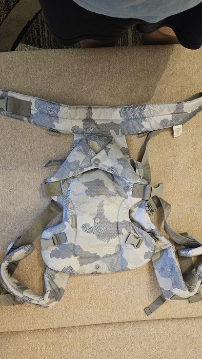 Marsupiu Infantino ergonomic
