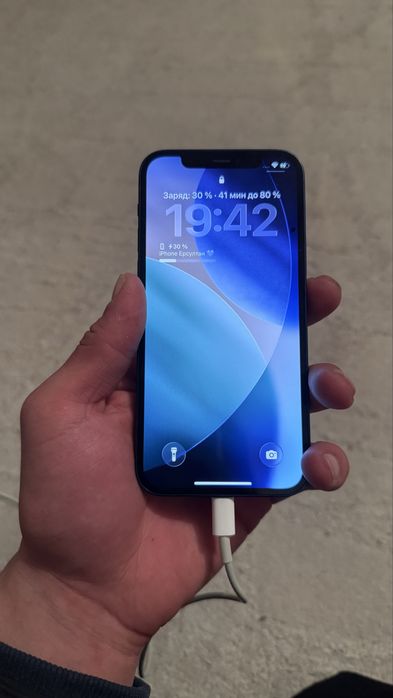 IPhone 12 128гб емкость 77