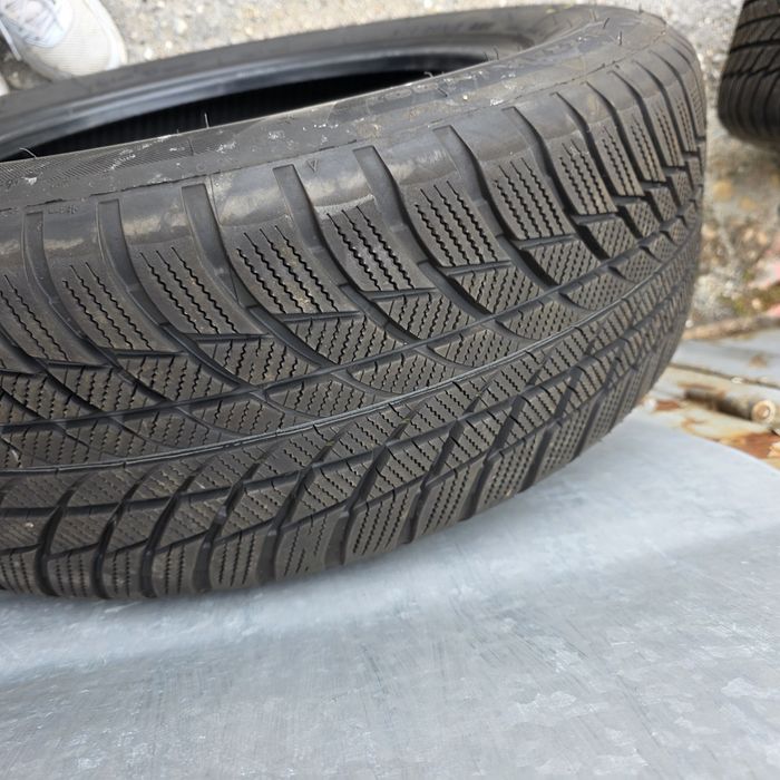 Bridgestone Зимни гуми 205 65 16