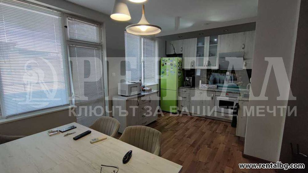 Продава се Тристаен апартамент в Пловдив, Център - 93 кв.м за 2033 €/кв.м - Снимка #2