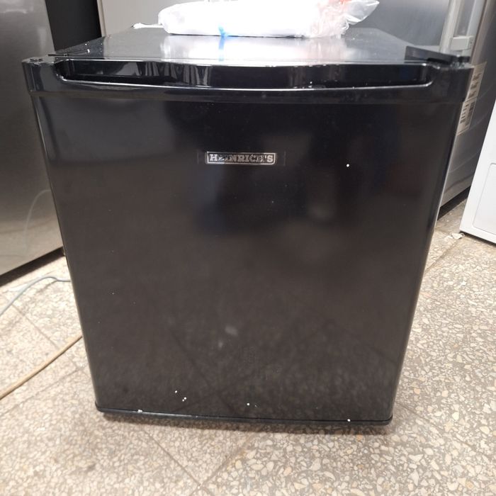 Мини фризерче - чисто нов с транспортен дефект