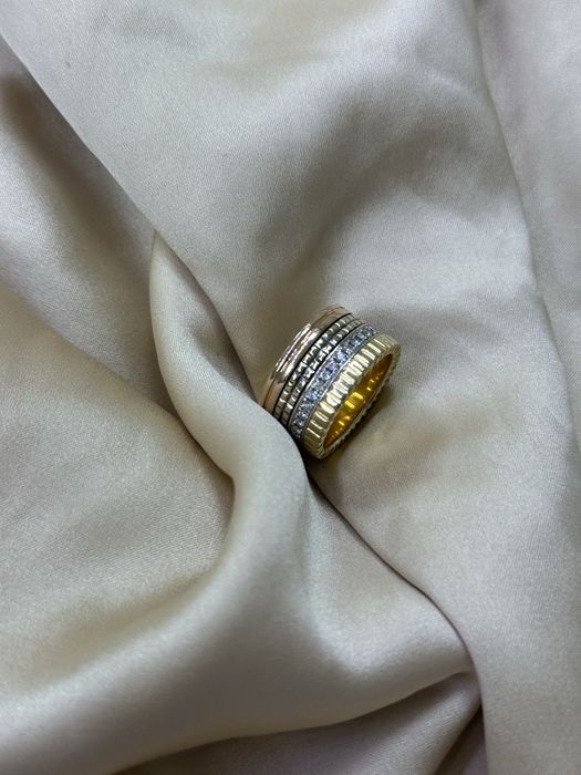 Золотое кольцо с бриллиантами