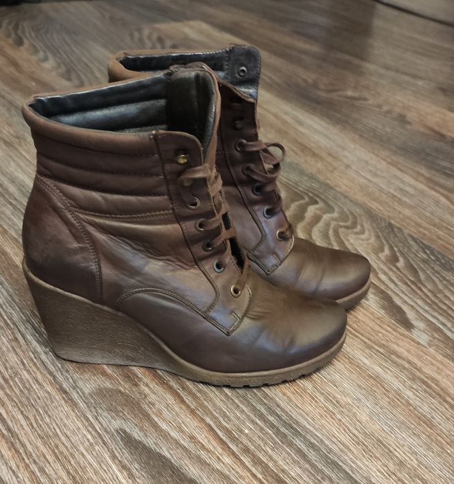 Продам ботинки на танкетке