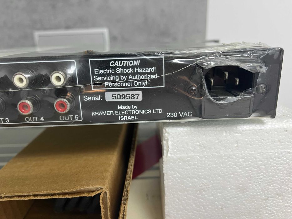 Kramer Electronics SV-5N is a professional video distribution amplifier (DA)