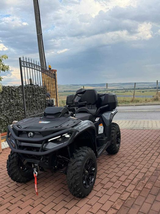 vand Can-Am Outlander 1000R –