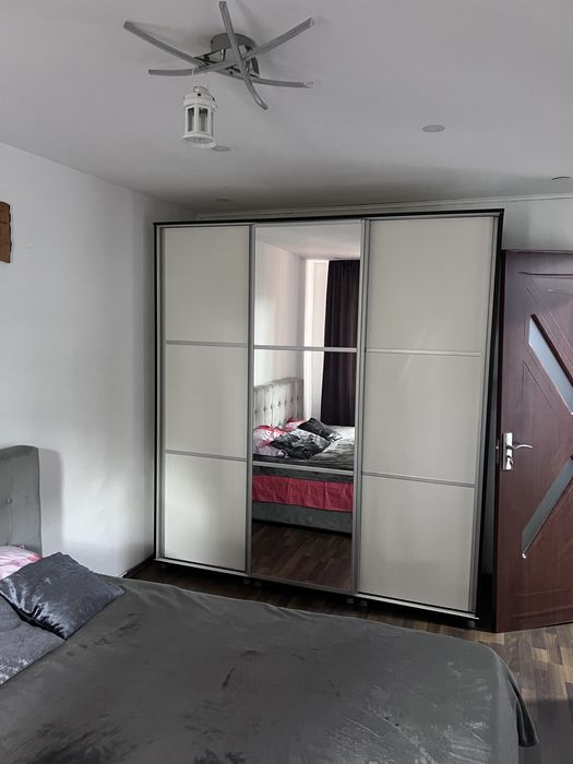 De inchiriat apartament cu 3 camere
