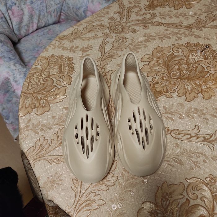 Продаются новый сандали