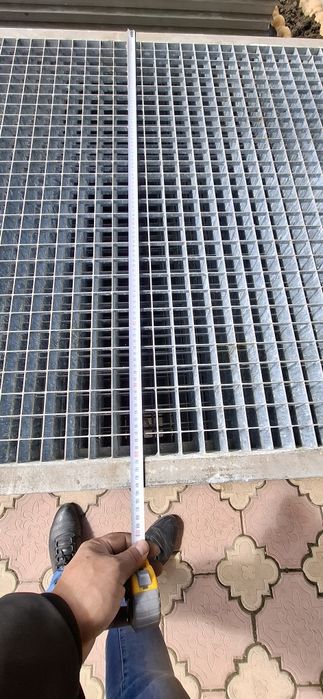 Trepte și gratare zincate