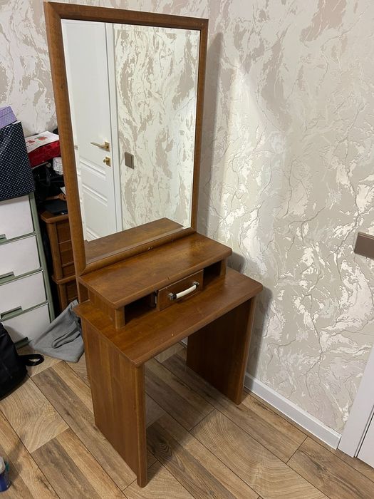 Тумбо с зеркалом!